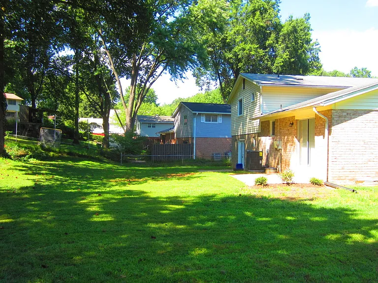 4898 Wheatstone Dr — Photo 20