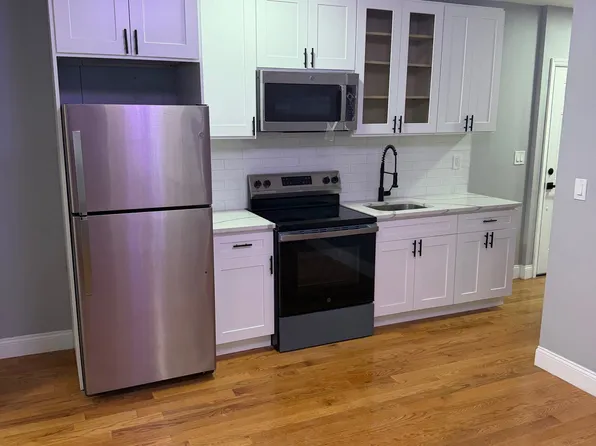 4766 Carpenter Ave #1, Bronx, NY 10470