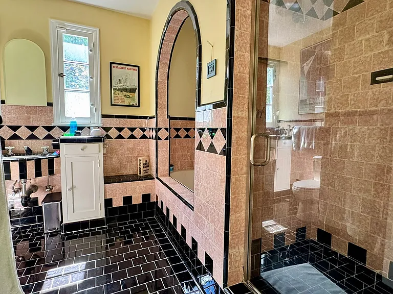 1518 S Genesee Ave — Photo 23