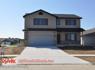 939 Scotts Creek Ct, Hickman, NE 68372