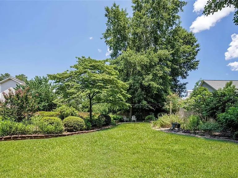 1140 Mitsy Forest Dr NE — Photo 38
