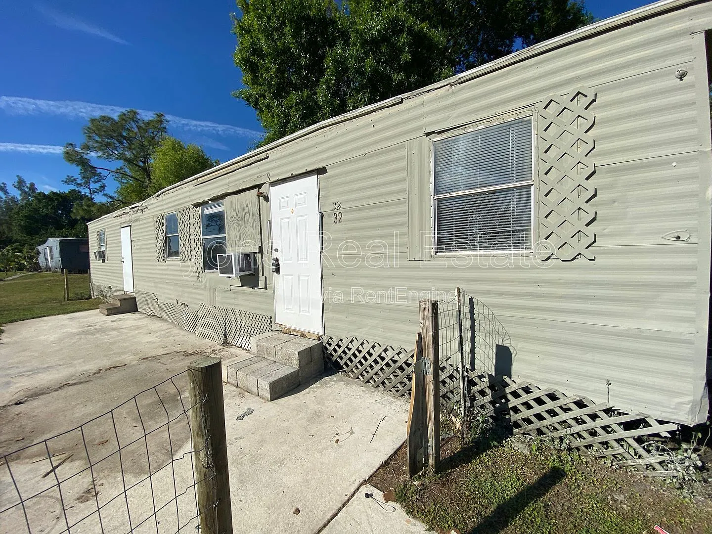 2 bed, 1.0 bath, $850 — Photo 1