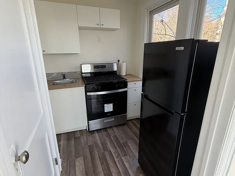 85-04 76th St #2F — Photo 10