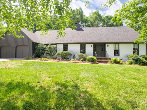 1229 Westminster Dr, High Point, NC 27262