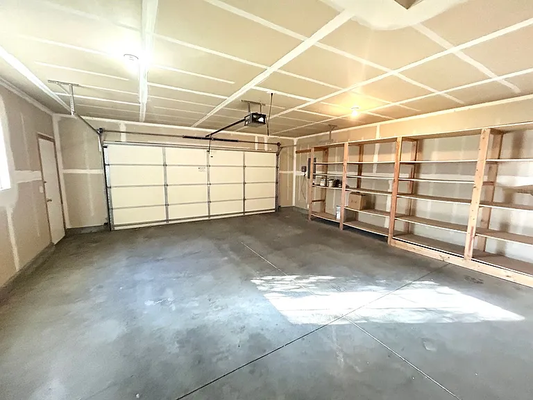 4650 N Date Palm Ave — Photo 12