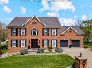 1200 Crown Point Dr, Hurricane, WV 25526