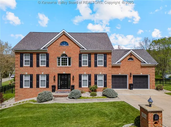 1200 Crown Point Dr, Hurricane, WV 25526