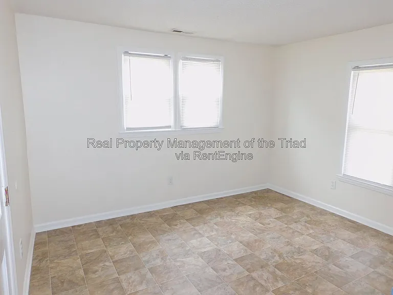 3076 Main St — Photo 10