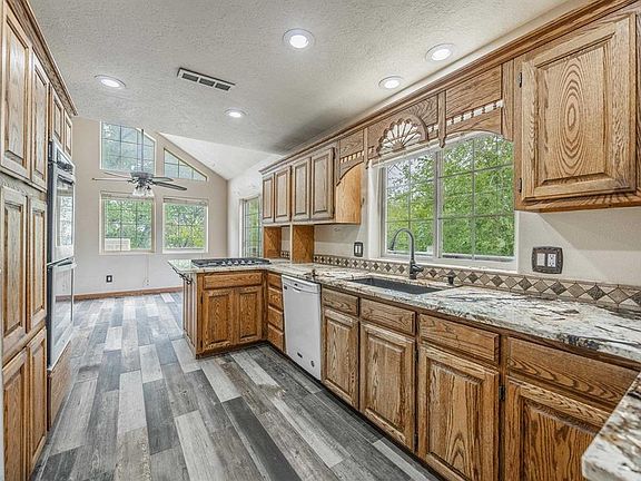 3rd image of 17377 Breeze Road