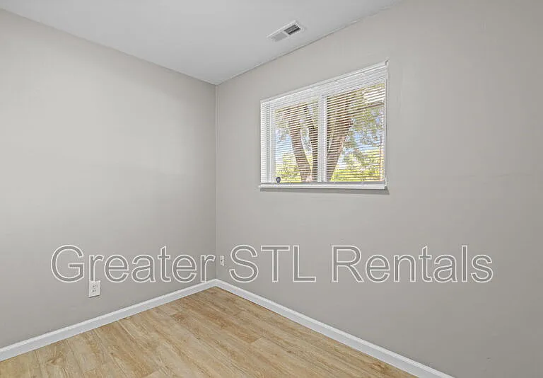 1412 E Pitman Ave — Photo 11