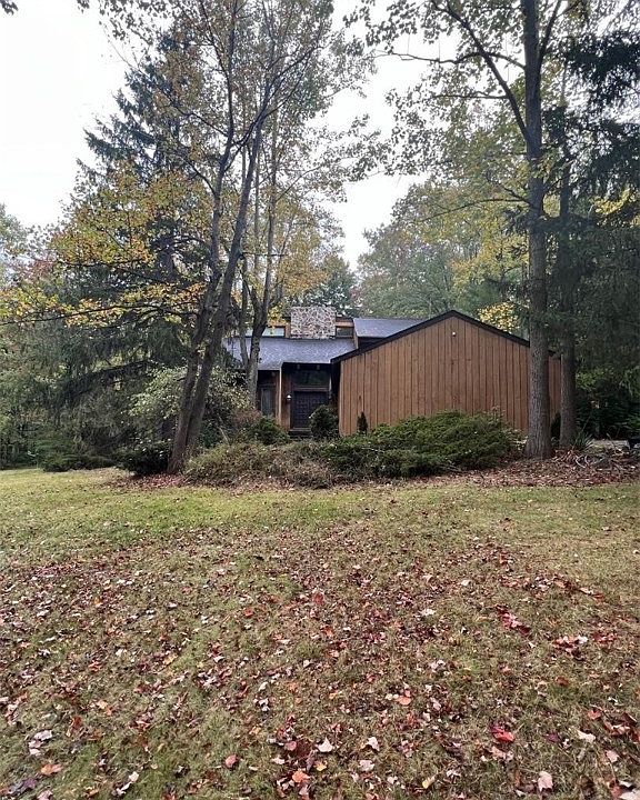1st image of 7568 White Pine Dr