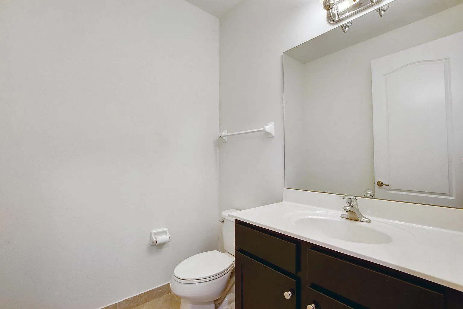 4 bed, 3.5 bath, 3352 sqft, $3,500 — Photo 4