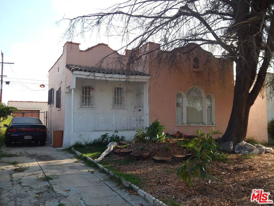 2nd image of 227 E 83rd St