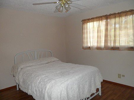 2nd image of 613 34th St