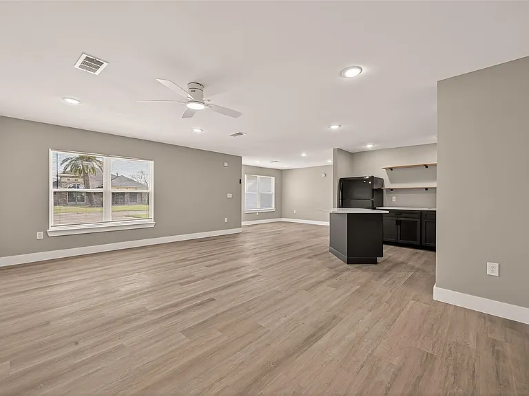 3527 La Retama Dr — Photo 9