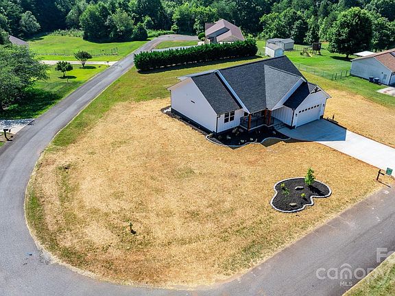 3rd image of 4808 Dalena Dr