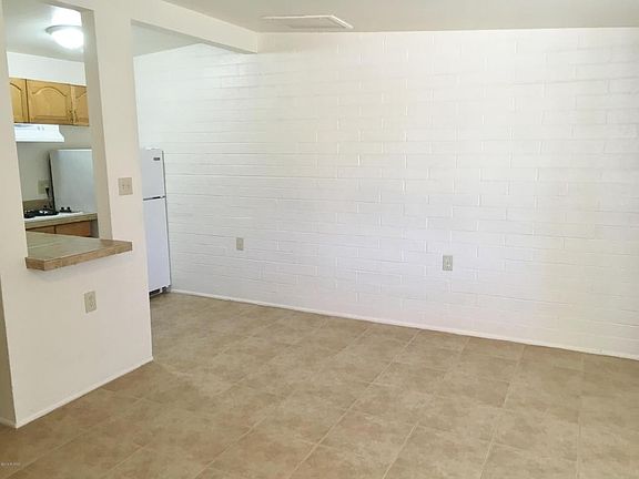 4th image of 4959 S Highland Dr