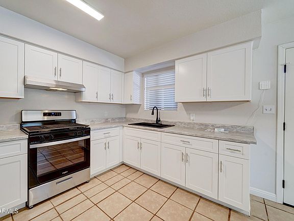 4th image of 1205 E ERIE Court