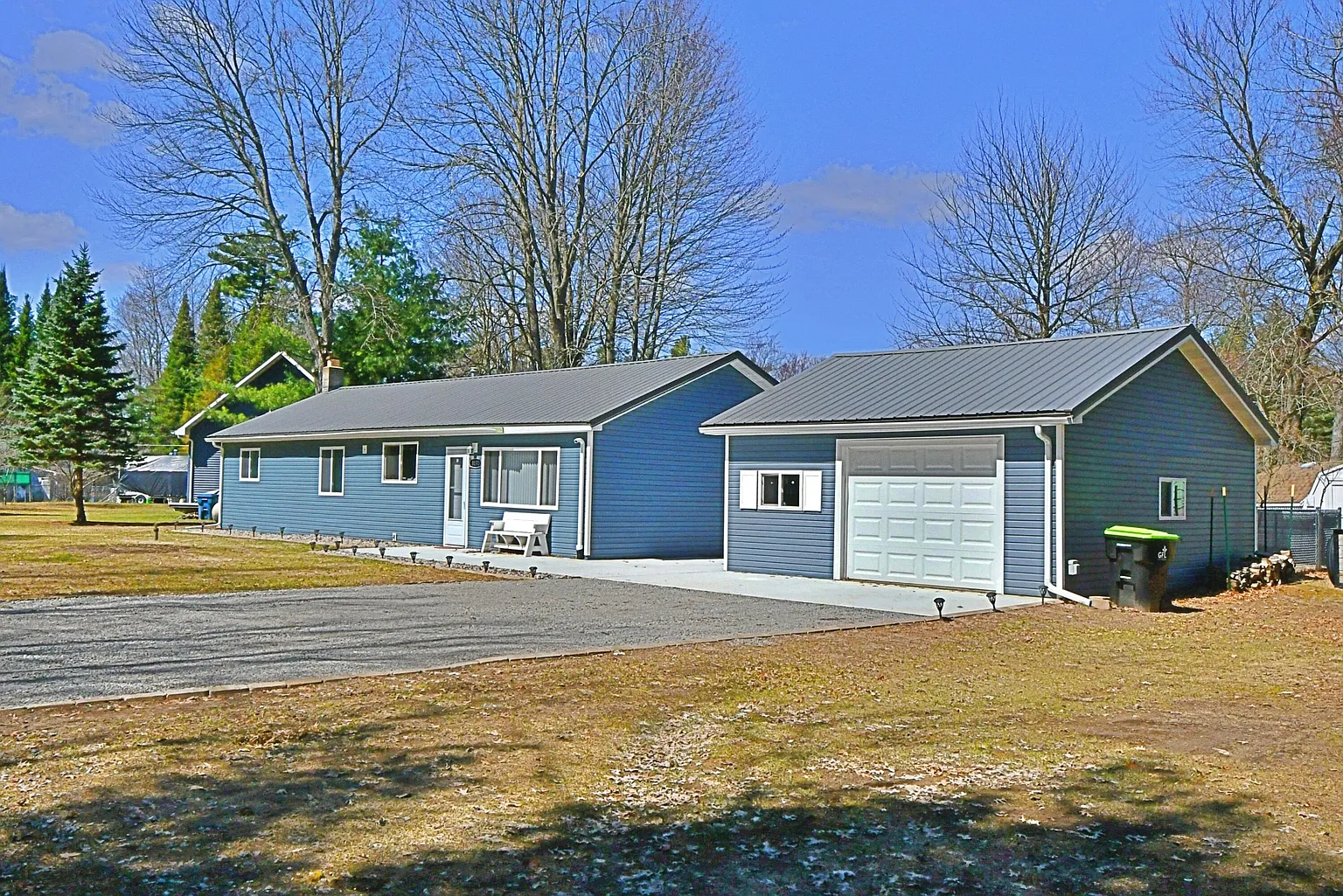 8693 South St photo 1