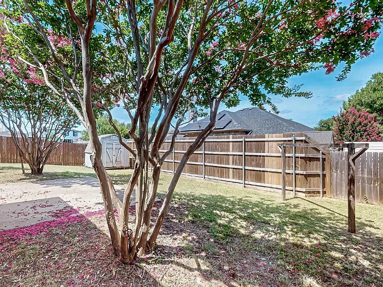 165 Hirth Dr — Photo 29
