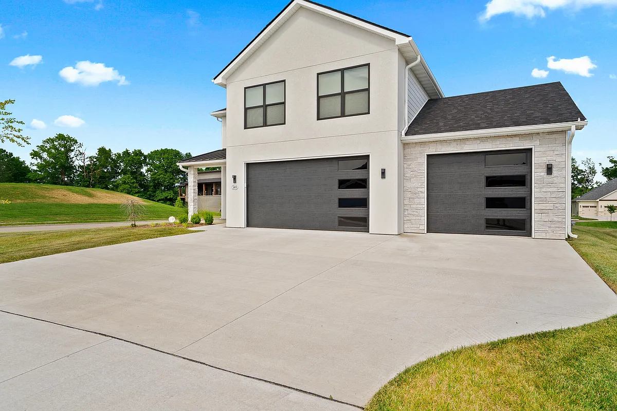 Building Photo - 540 Angels Rest Way