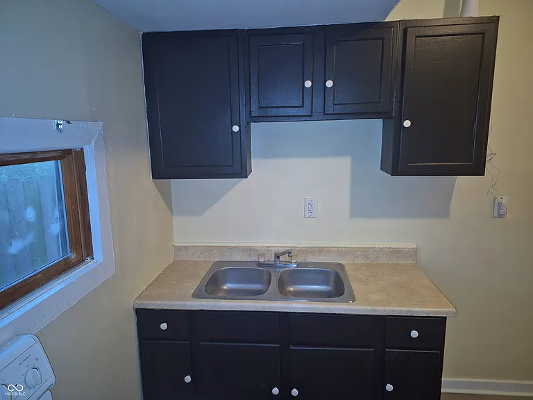 328 N Elder Ave — Photo 9