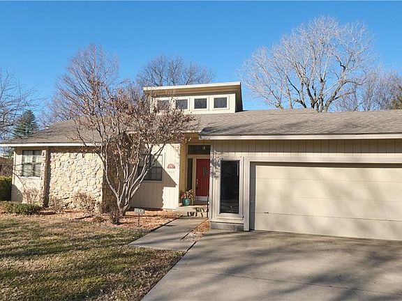 3rd image of 1406 Kelly Dr