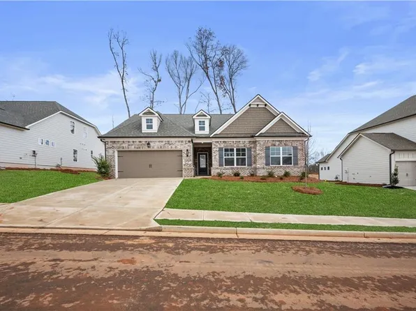 200 Wingate Dr, Winder, GA 30680