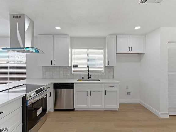 4th image of 2806 Secret Canyon Rd