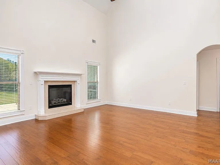 1035 Haylee Brook Ln — Photo 6