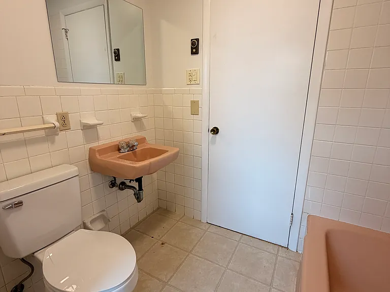 101 Londonderry Rd — Photo 18