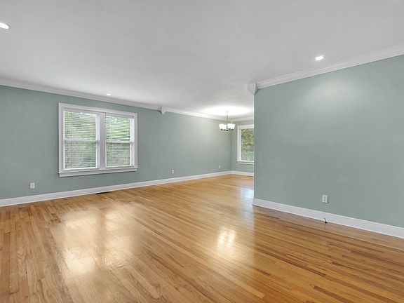 4th image of 850 Brookwood Dr
