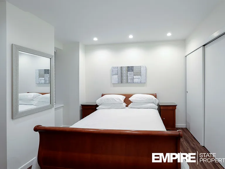 150 W 51st St #1223 — Photo 8
