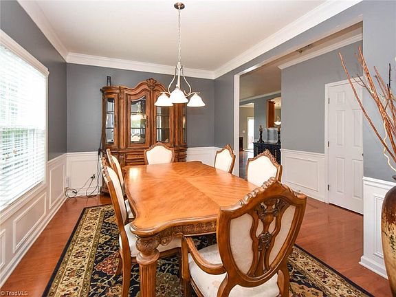5th image of 900 Redland Dr