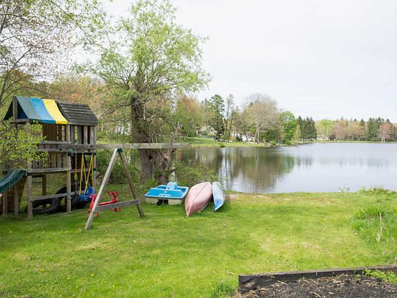 4th image of 1387 Lakeview Dr