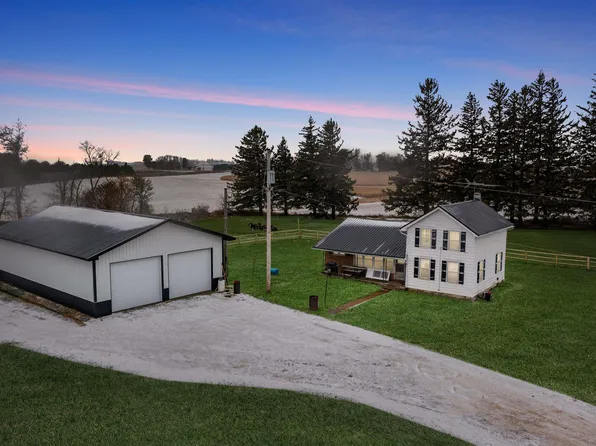 142 Highway 52, Postville, IA 52162
