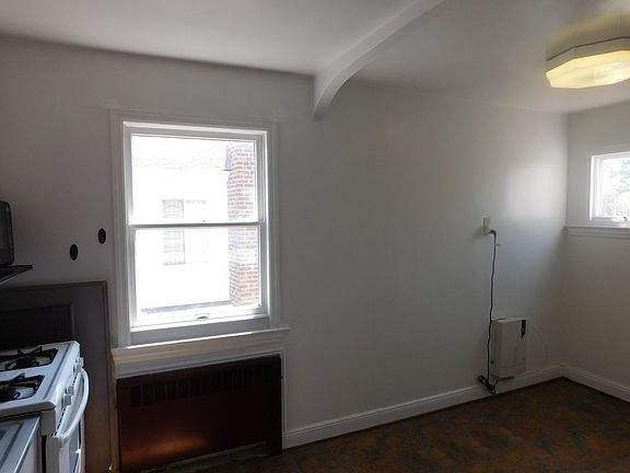 2nd image of 6421 Ellwell Cres #2