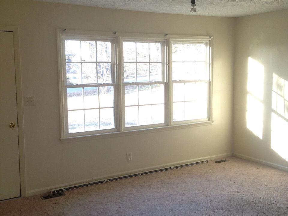 1st image of 2533 Bennie Dr