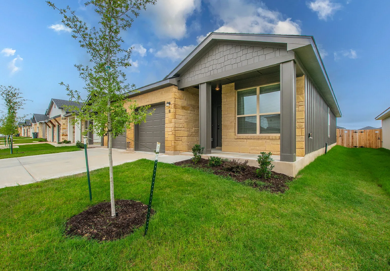 3 bed, 2.0 bath, 1175 sqft, $1,550 — Photo 1