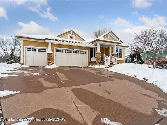 3rd image of 532 Aquila Dr