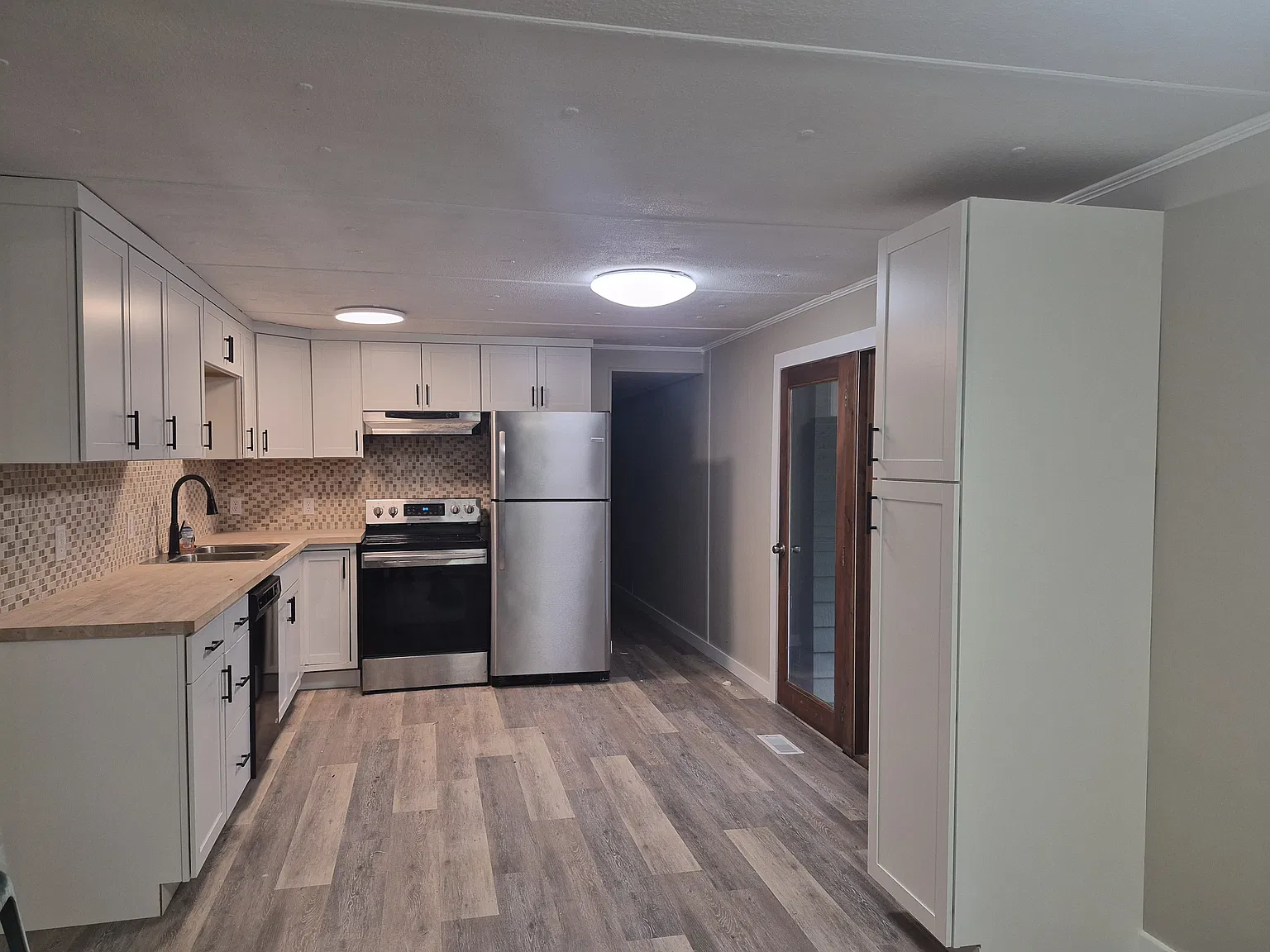 3 bed, 1.5 bath, 1650 sqft, $2,000 — Photo 4