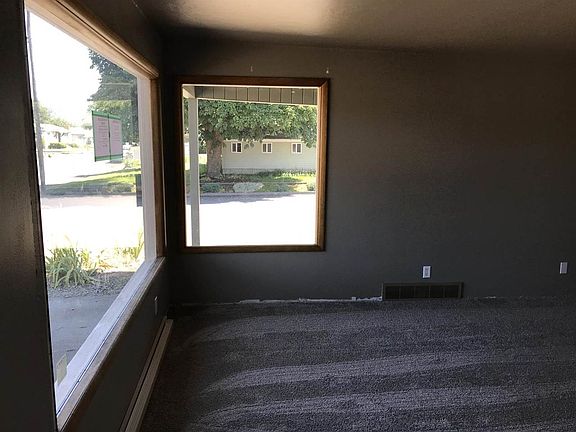 4th image of 2628 E Marshall Ave