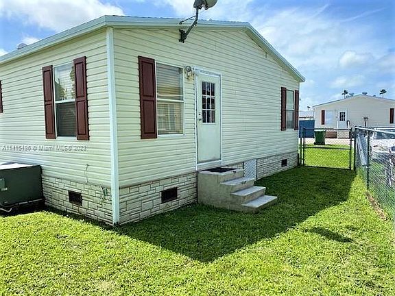 5th image of 220 NE 12th Ave Lot 92
