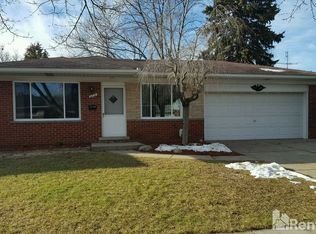 31721 Fairfield Dr, Warren, MI 48088