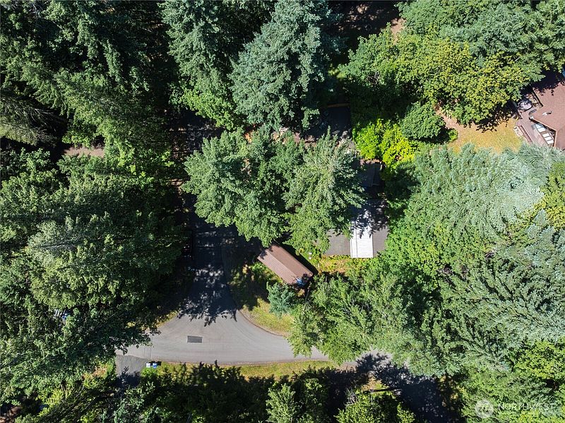 3rd image of 371 N Wynoochee Drive