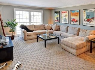 2076 Chateau Ct, Fredonia, WI 53021