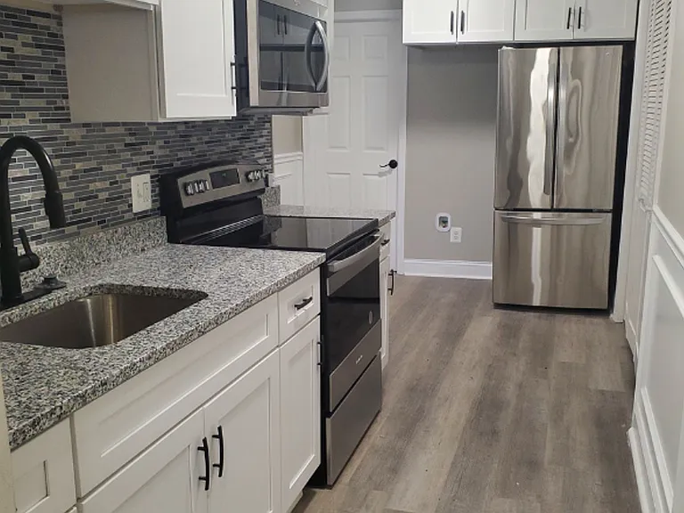 17 W Talbott St #800 — Photo 6