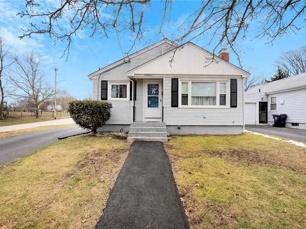 81 Gardiner Ave, East Providence, RI 02914