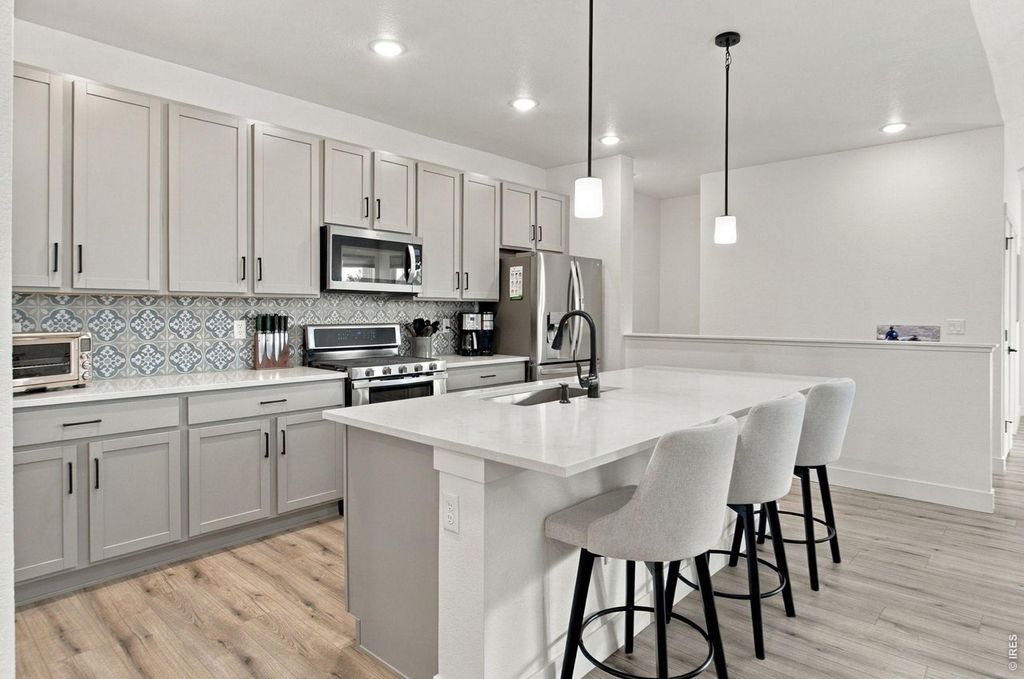 5966 Rendezvous Pkwy