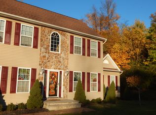 11 Hanzel Woods Dr, Great Meadows, NJ 07838